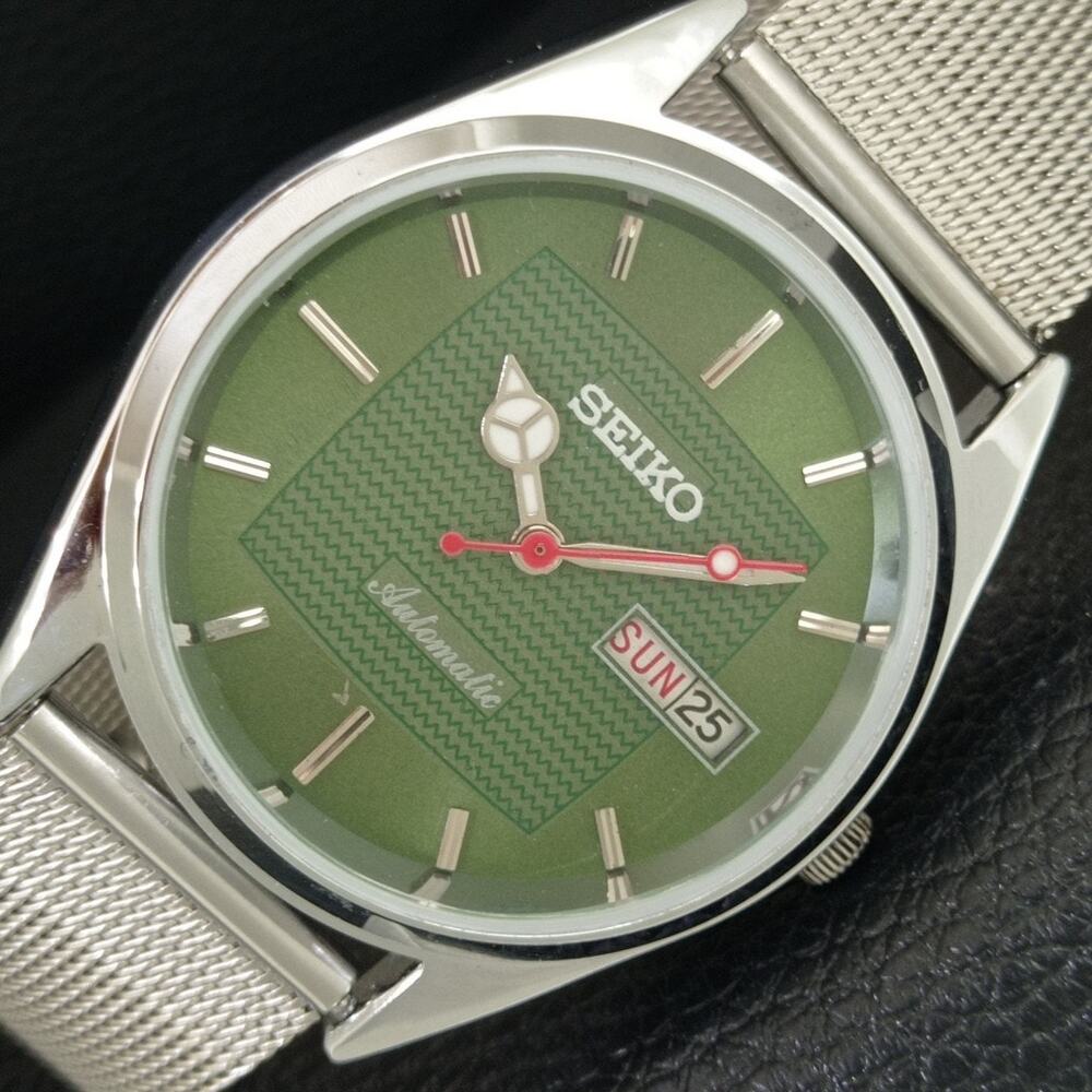 Vintage 1971 Seiko Automatic Mens Silver Watch W/daydate & Gold Accents